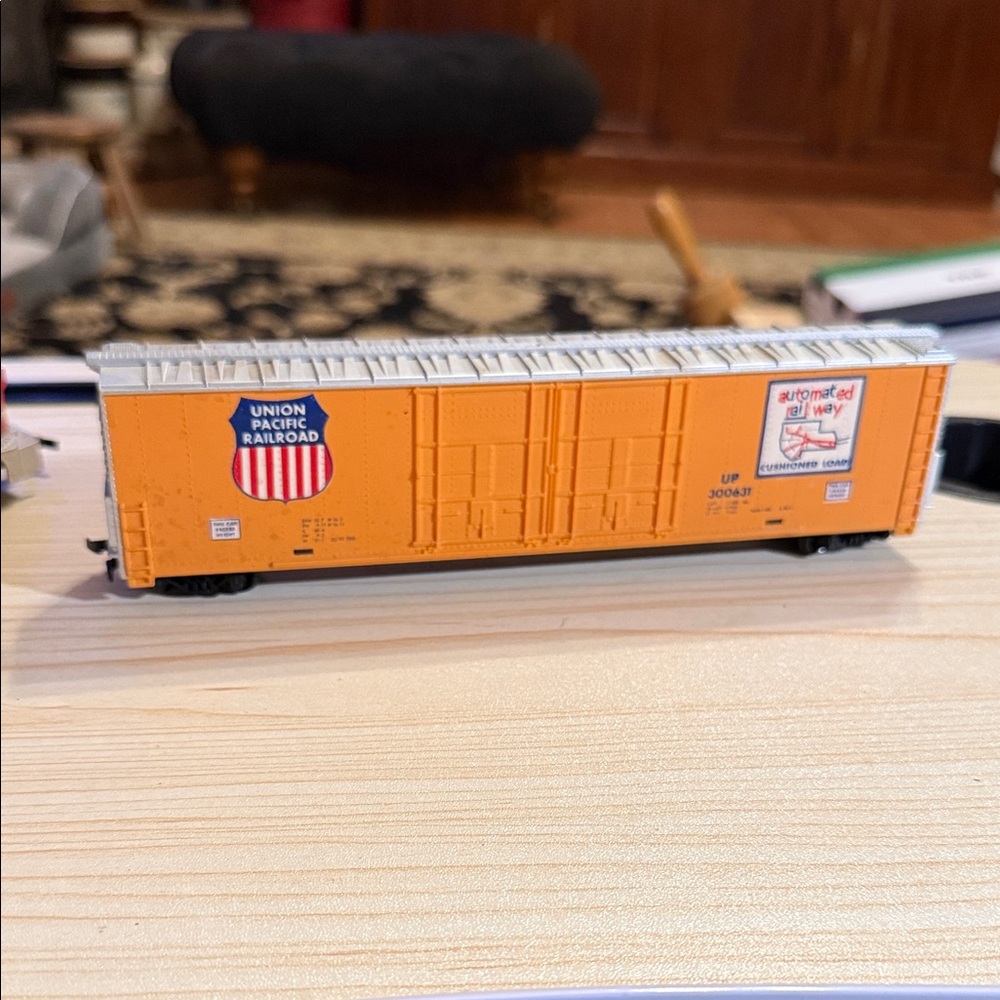 Tyco Union Pacific 8 1/2" Box Car, Model Railroad HO scale